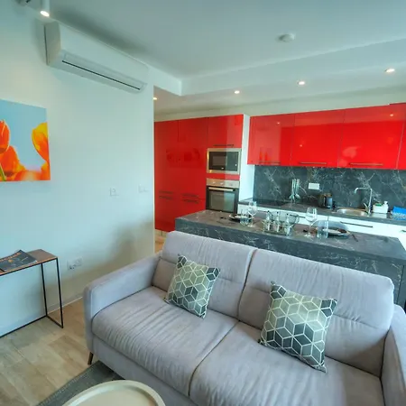 Luxury Penthouse With Sun Terrace & Jacuzzi Rjor1-1 Gzira