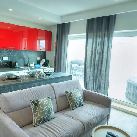 Luxury Penthouse With Sun Terrace & Jacuzzi Rjor1-1 Apartament Gzira