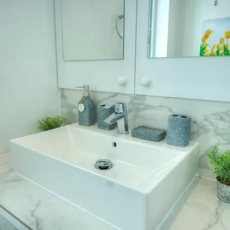 Luxury Penthouse With Sun Terrace & Jacuzzi Rjor1-1 Appartamento *