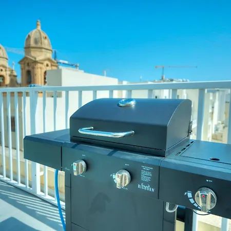 Luxury Penthouse With Sun Terrace & Jacuzzi Rjor1-1 *